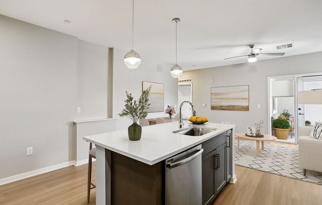 1 bed, 1 bath, 739 sqft, $1,625, Unit 129