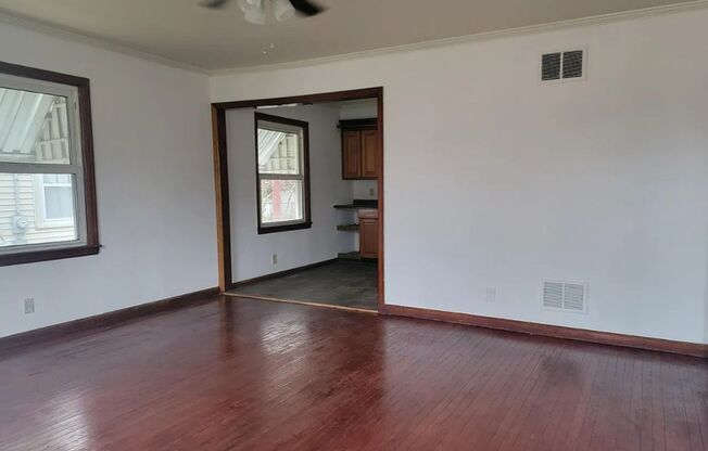 2001 LDG AVE