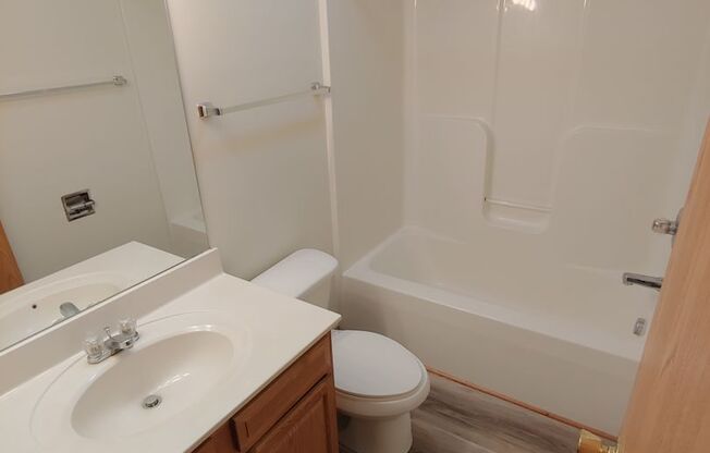 2 beds, 1 bath, 775 sqft, $1,015, Unit 1239-12