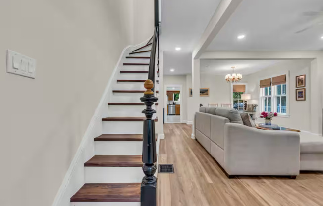 560 PROSPECT AVE