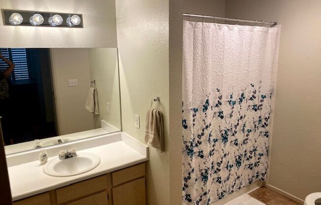 2 beds, 2 baths, $1,850, Unit # 1025