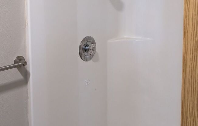 2 beds, 2 baths, 950 sqft, $1,295, Unit 31