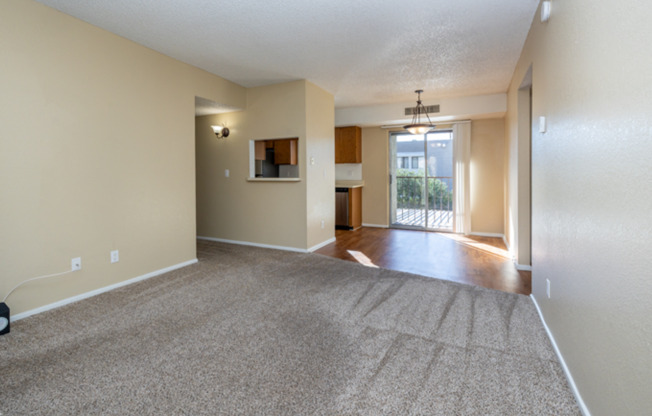 2 beds, 2 baths, 880 sqft, $1,215, Unit 406