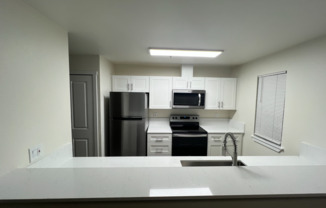 2 beds, 1 bath, 960 sqft, $2,195