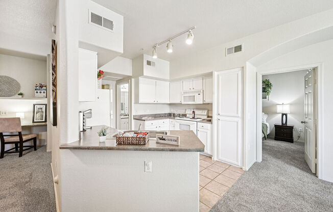 1 bed, 1 bath, 801 sqft, $1,225