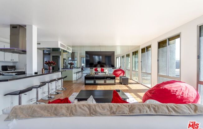 2 beds, 2 baths, 1,172 sqft, $4,550, Unit 1105