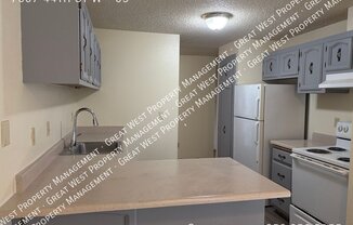 7607 44 ST W