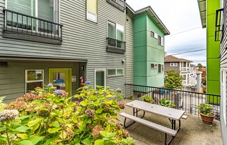 Videré - Courtyard Studios on Cap Hill!