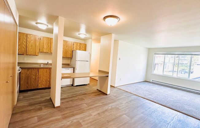 3 beds, 1 bath, 850 sqft, $2,175, Unit 201