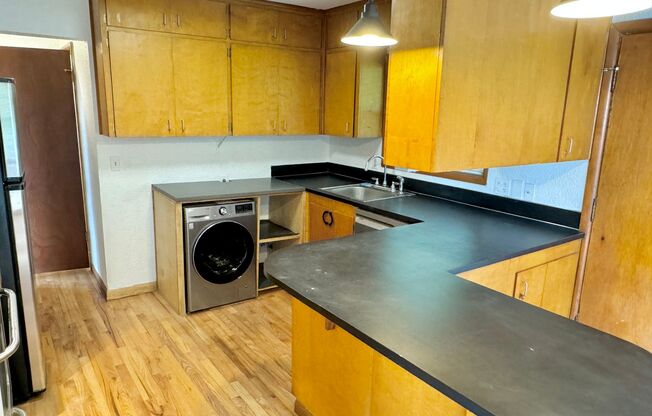 2 beds, 1 bath, $2,695