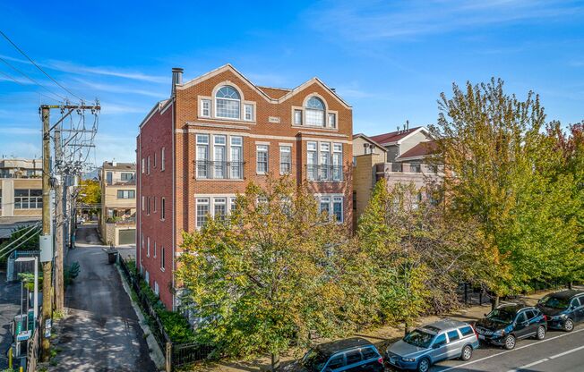 2741-43 N. Southport