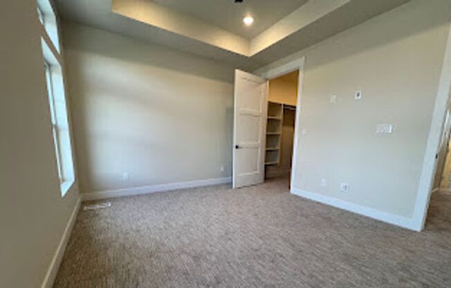 3 beds, 2.5 baths, $1,850, Unit #4