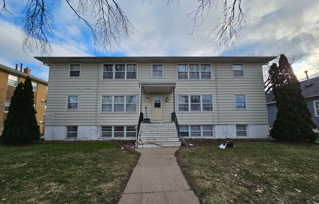 361 & 363 30th St Dr SE