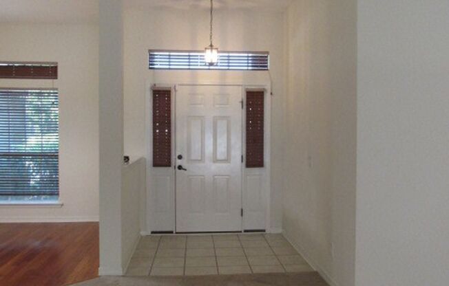 Four bedroom home near Whiting Field!