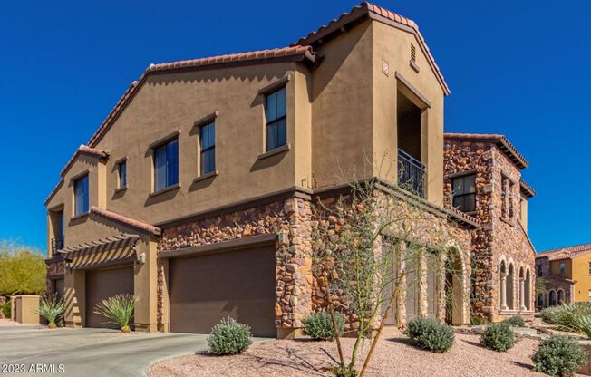 Stunning 3bdrm 2 Bath plus office/dining area in Grayhawk Community