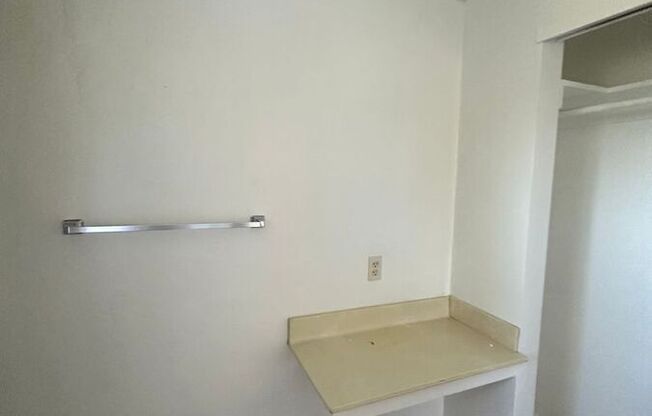 345 ENGLISH AVE
