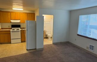 1 bed, 1 bath, 638 sqft, $725, Unit 7