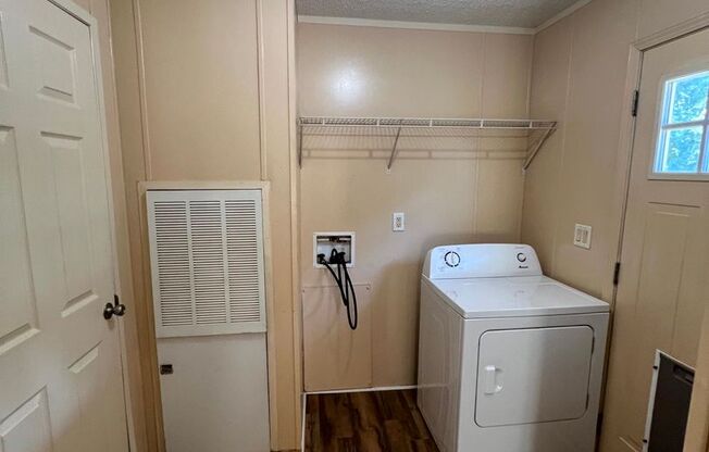 3 beds, 2 baths, $1,550