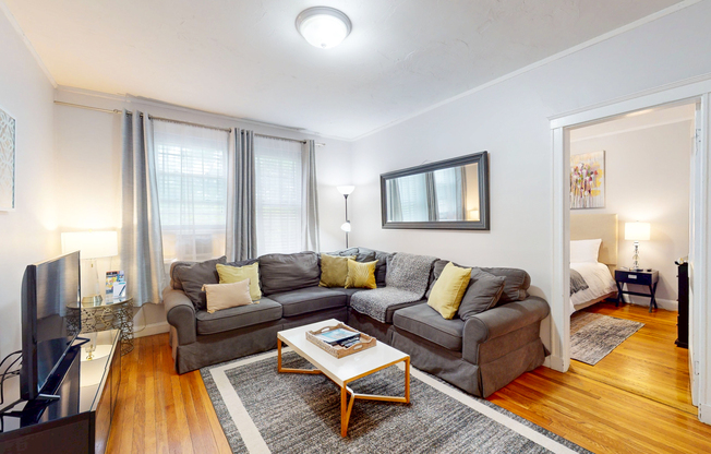 169 KENT ST