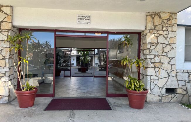 2 beds, 1 bath, 888 sqft, $2,250, Unit 302