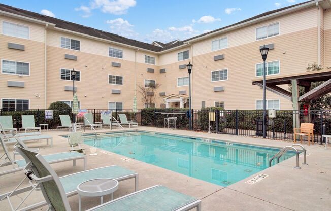 Studio, 1 bath, $1,050, Unit 211