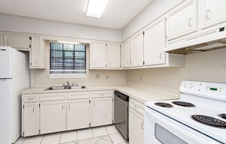 2 beds, 2 baths, $1,300, Unit UNIT 6