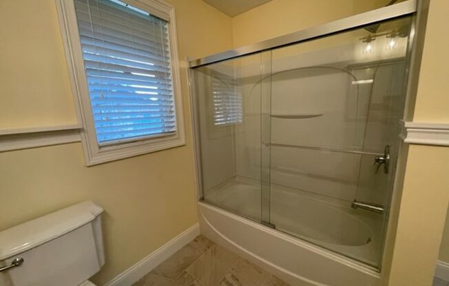 2 beds, 1 bath, $1,500