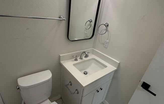 1 bed, 1 bath, 490 sqft, $1,050, Unit 103