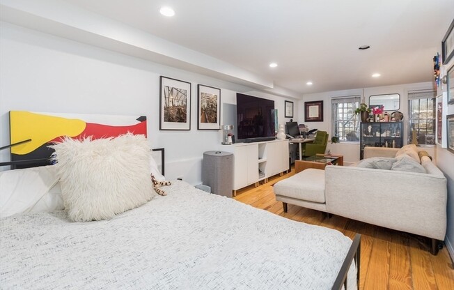 94 Appleton St 01