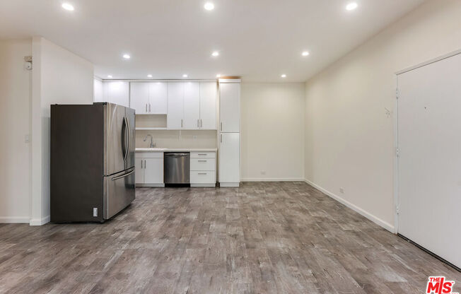 1 bed, 1 bath, 682 sqft, $2,600, Unit 220