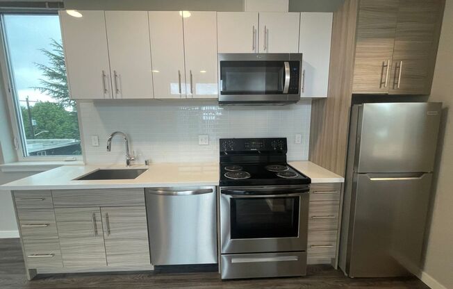 1 bed, 1 bath, 361 sqft, $1,595, Unit 304