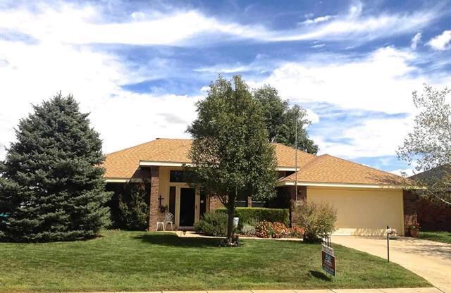 Great Neighborhood,  Open Floor Plan.  Dogs are Welcome.