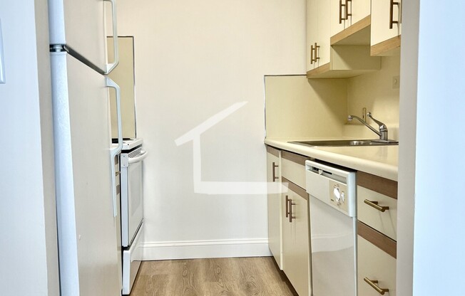 270 Babcock St 015b