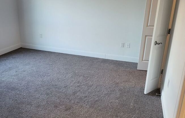 1 bed, 1 bath, 942 sqft, $1,920, Unit 405