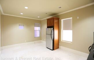 736 Washington #2
