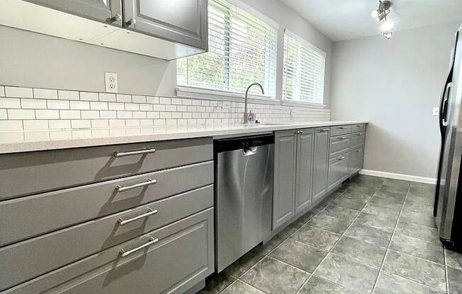 Beautiful Mid-Century four-bedroom Shoreline