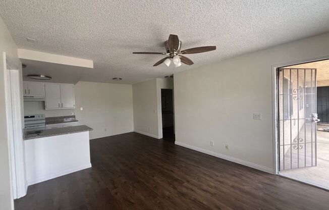 2 beds, 1 bath, 850 sqft, $2,200, Unit 7