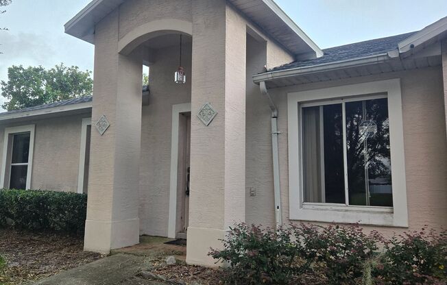 Beautiful home located in Deltona. 3/2