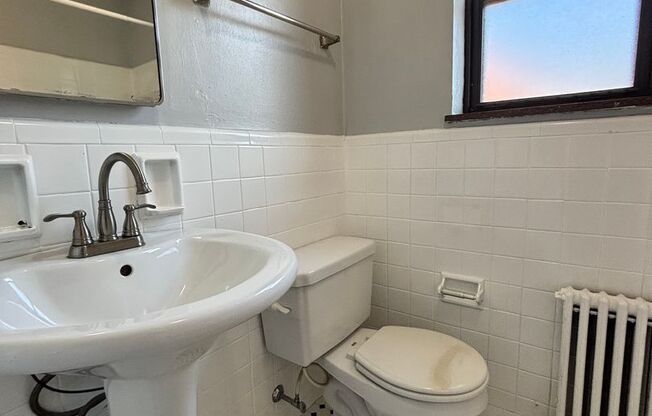 2 beds, 1 bath, 800 sqft, $1,840, Unit 6236 Fifth Ave. #305C