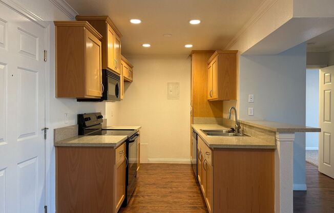 1 bed, 1 bath, 736 sqft, $2,235, Unit C007