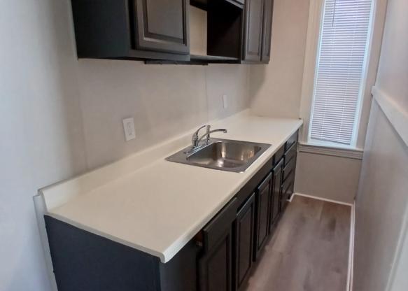 1 Lund Street - 1R