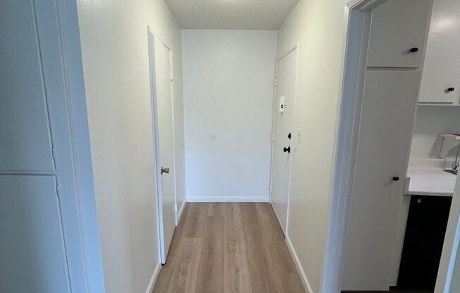 Prime location, 2+2 Condo in Midtown Ventura