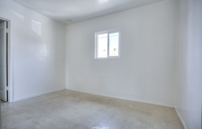 1003 SIMMONS AVE