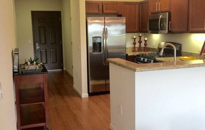 2 beds, 2 baths, 1,083 sqft, $3,100, Unit P1-527