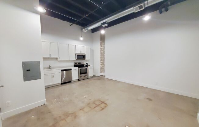 1 bed, 1 bath, 556 sqft, $930, Unit A205