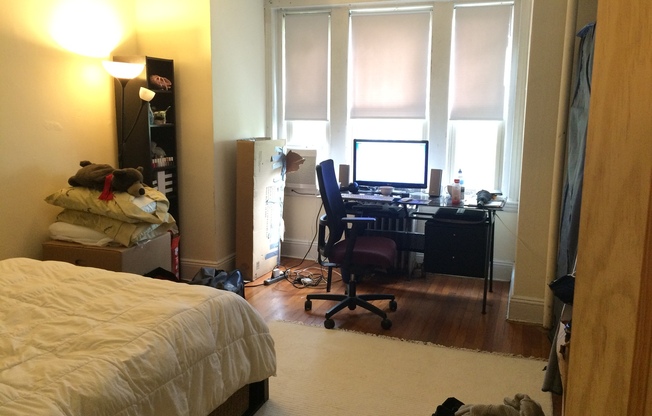 1 bed, 1 bath, 635 sqft, $2,500, Unit 01-027