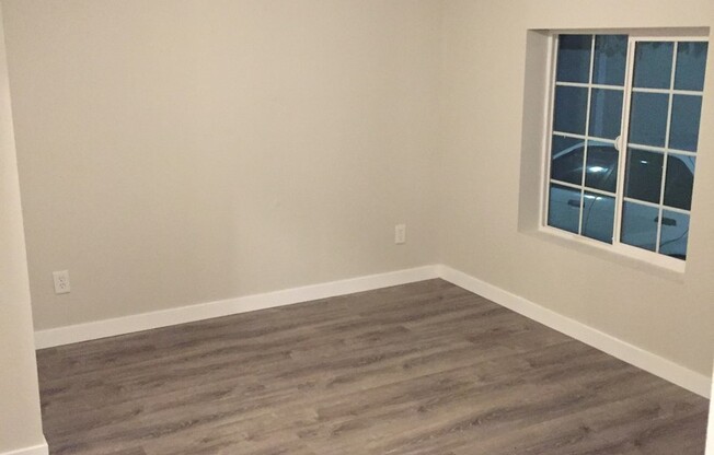 Studio, 1 bath, 300 sqft, $1,950, Unit 11