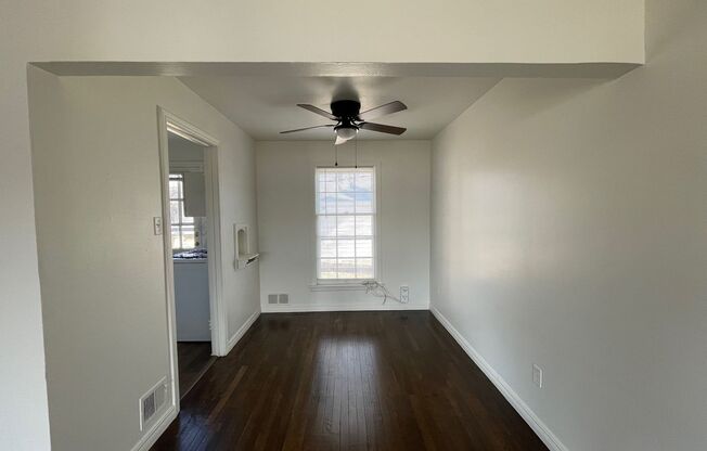 2 beds, 1 bath, $875