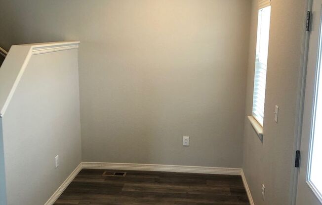 Beautiful 3 bed, 3 bath Townhome in West Windsor!