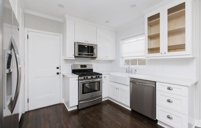 Chic Buckhead Condo with Courtyard Views & Walkable Lifestyle